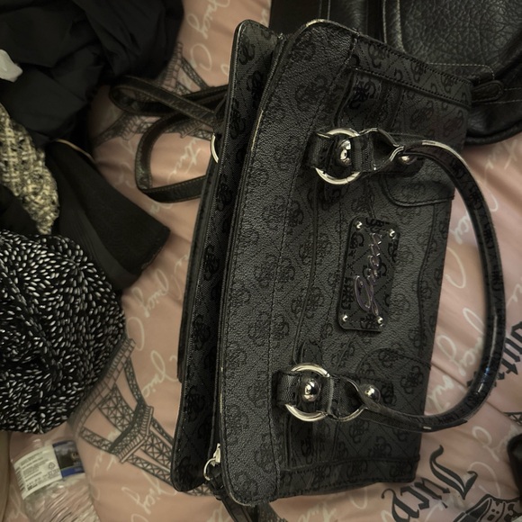 Guess handbag - Picture 8 of 8